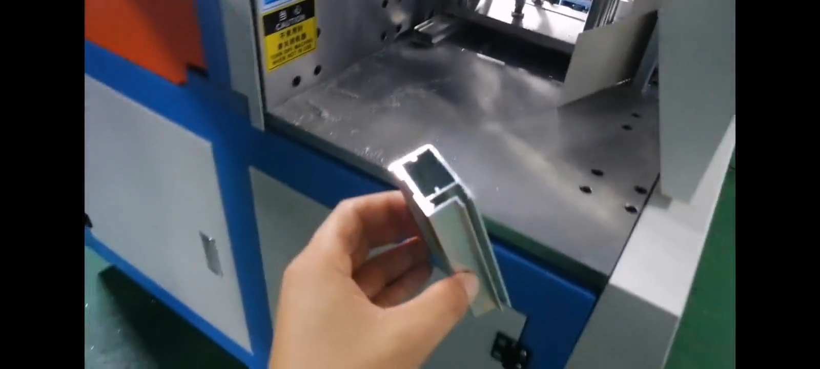 采購型材切割機(jī)設(shè)備，試切是考察的第一步