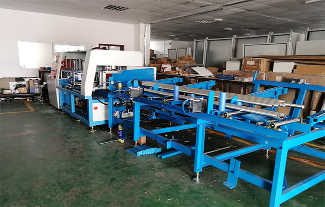 鋁型材切割機自動上料 下料-2